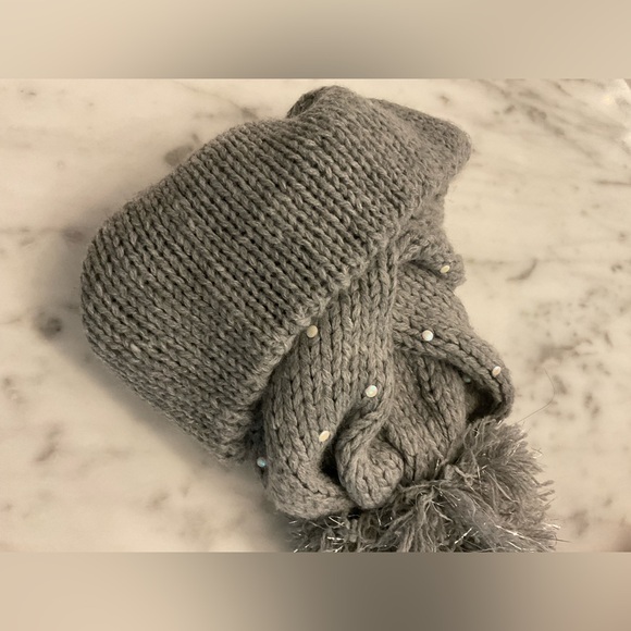 Cute winter hat - Picture 3 of 3